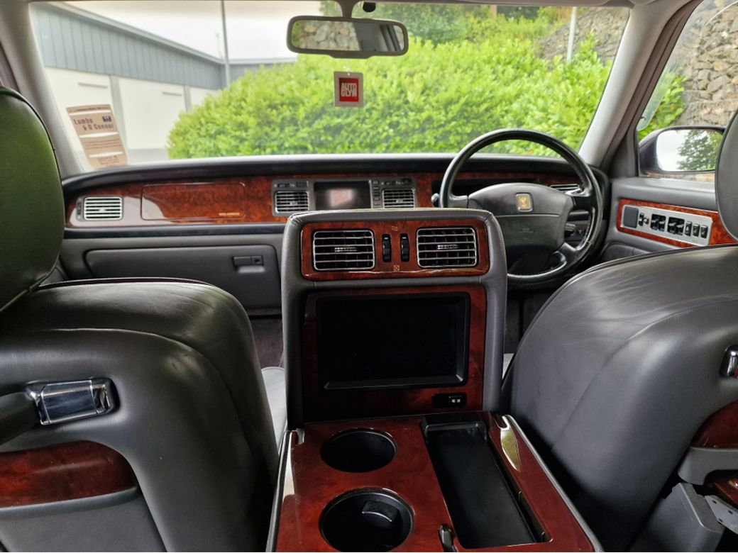 2000 Toyota Century