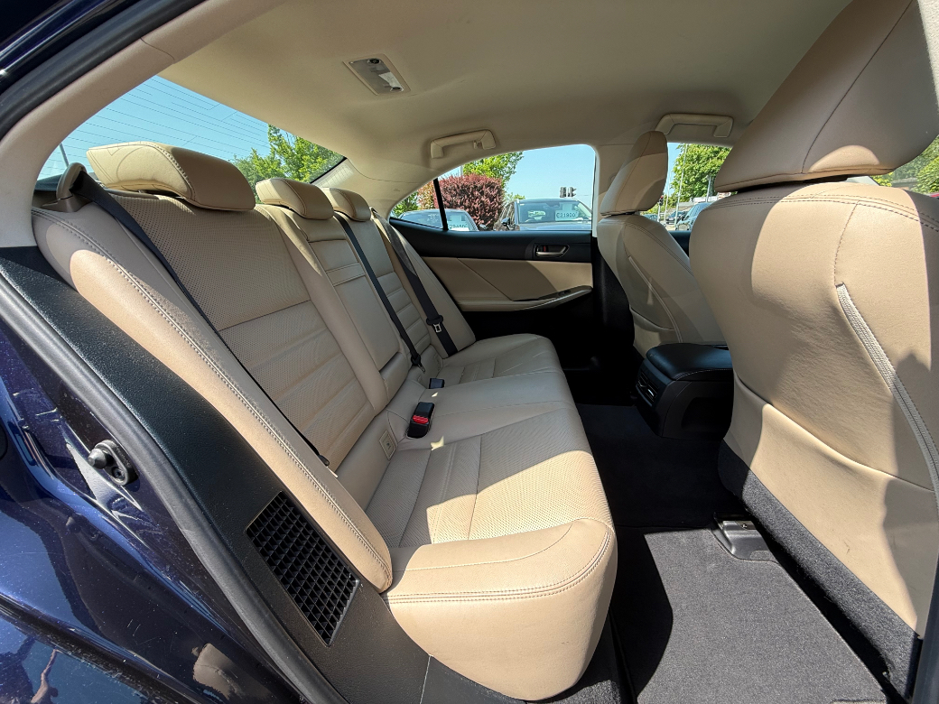 2019 Lexus IS