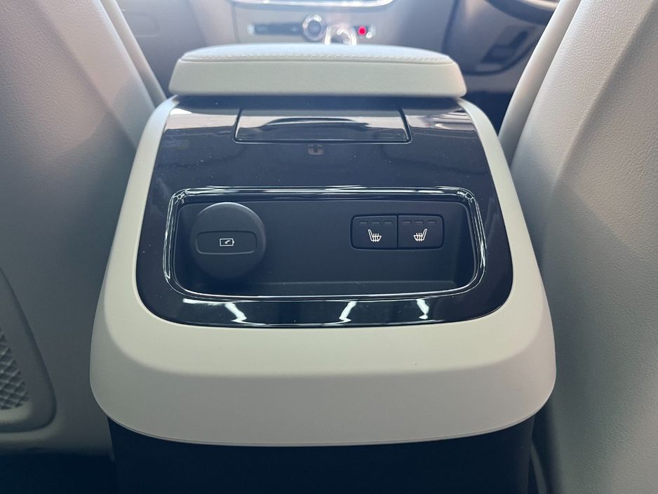 2025 Volvo V60