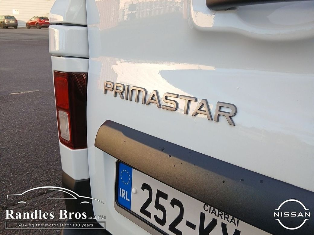 2025 Nissan Primastar
