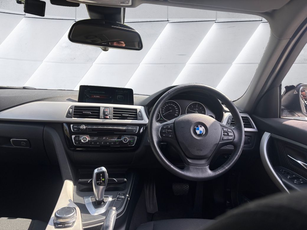 2017 BMW 320