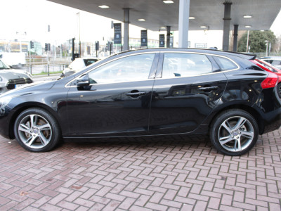 2016 Volvo V40