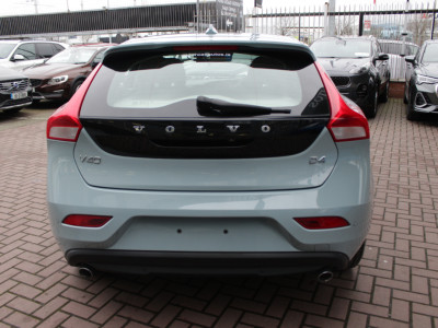 2018 Volvo V40