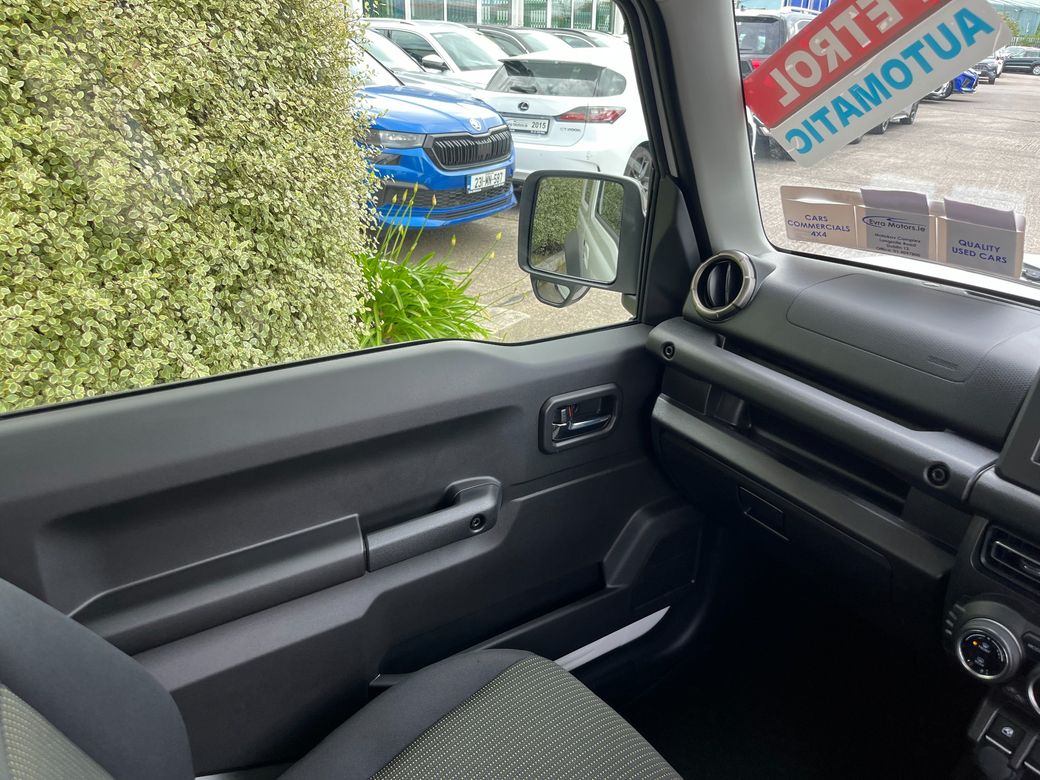 2025 Suzuki Jimny