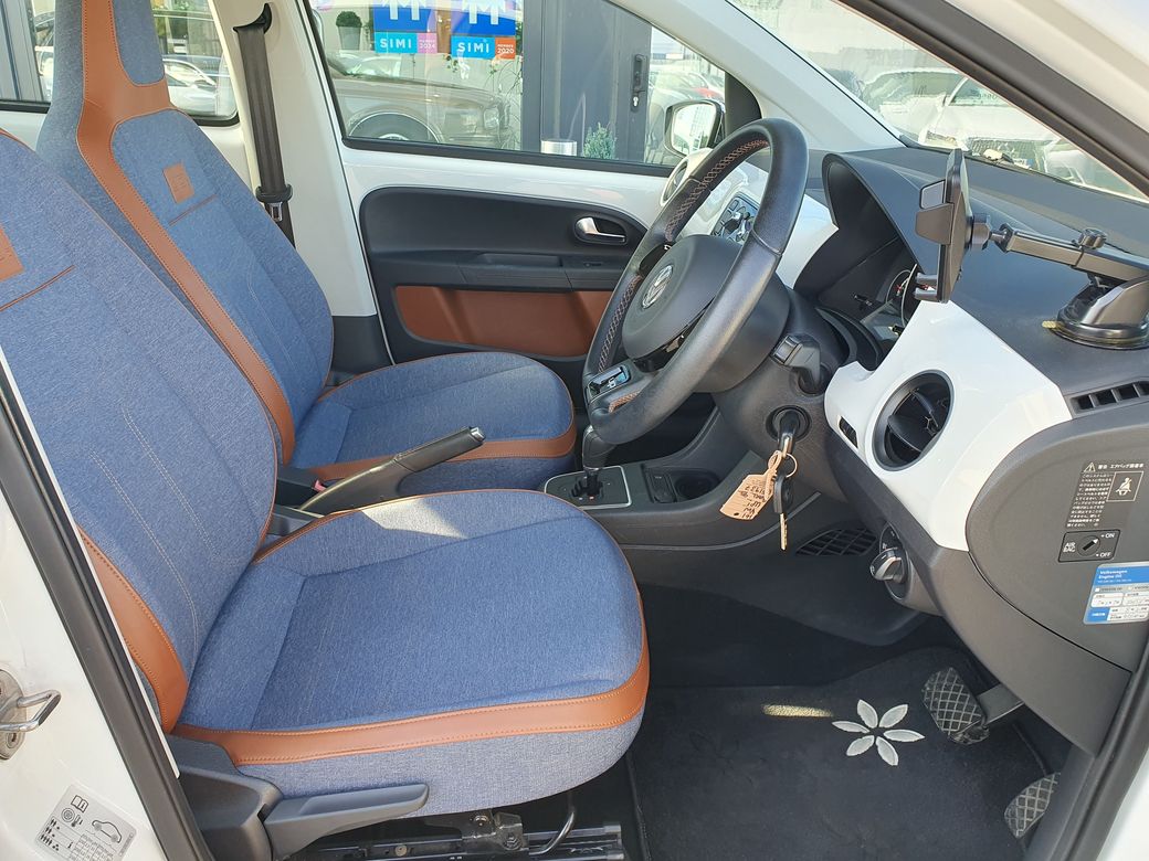 2016 Volkswagen up!