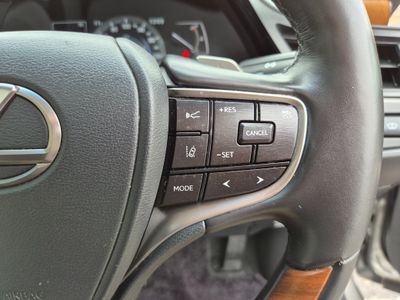 2023 Lexus ES 300h