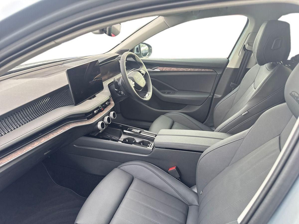 2027 Skoda Superb