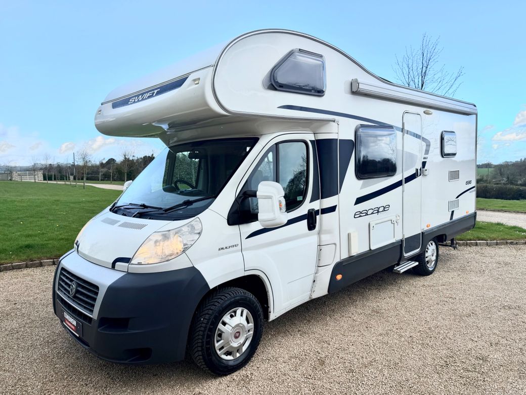 2013 SWIFT ESCAPE 696 R.H.D 