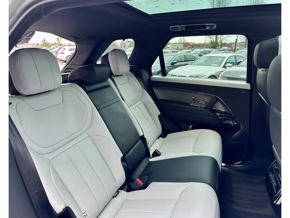 2025 Land Rover Range Rover Sport