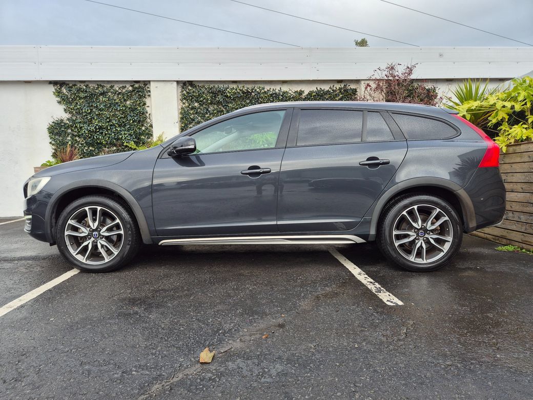 2017 Volvo V60 Cross Country