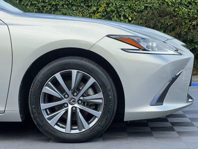 2021 Lexus ES 300h