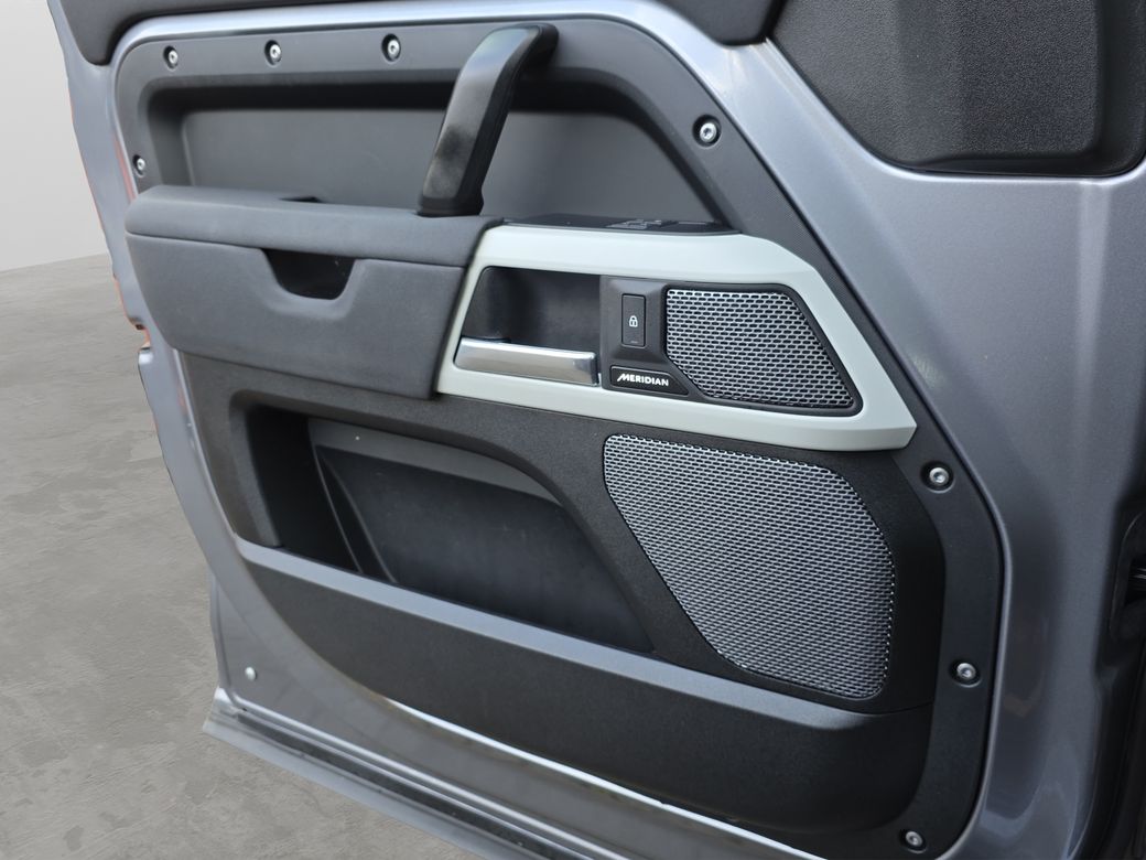 2023 Land Rover Defender