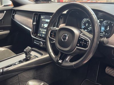 2017 Volvo S90