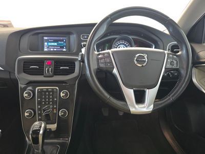 2017 Volvo V40