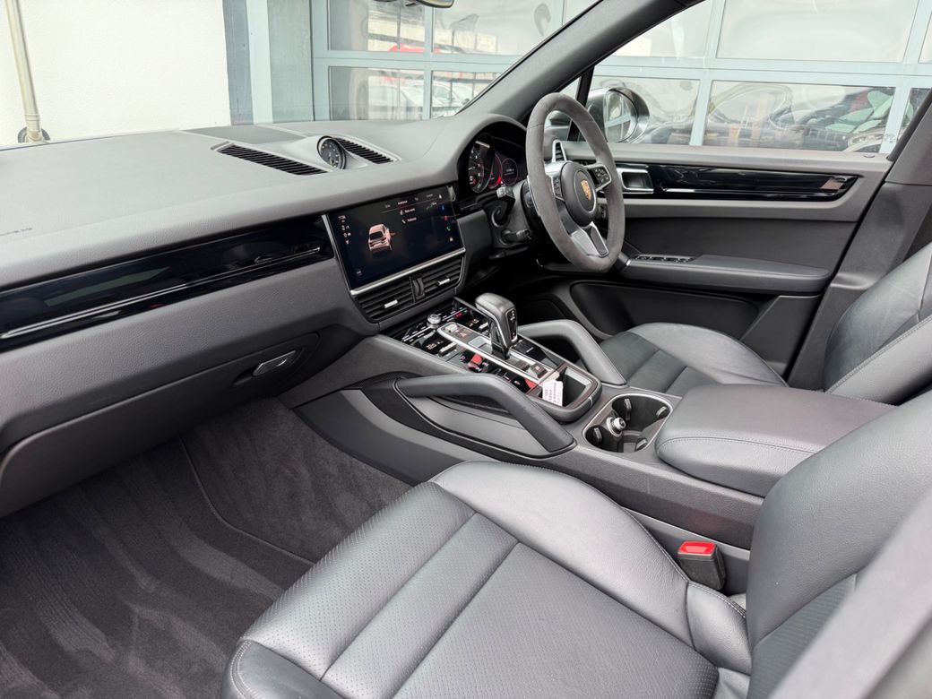 2023 Porsche Cayenne