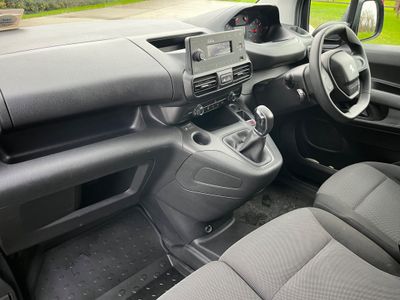 2021 Peugeot Partner