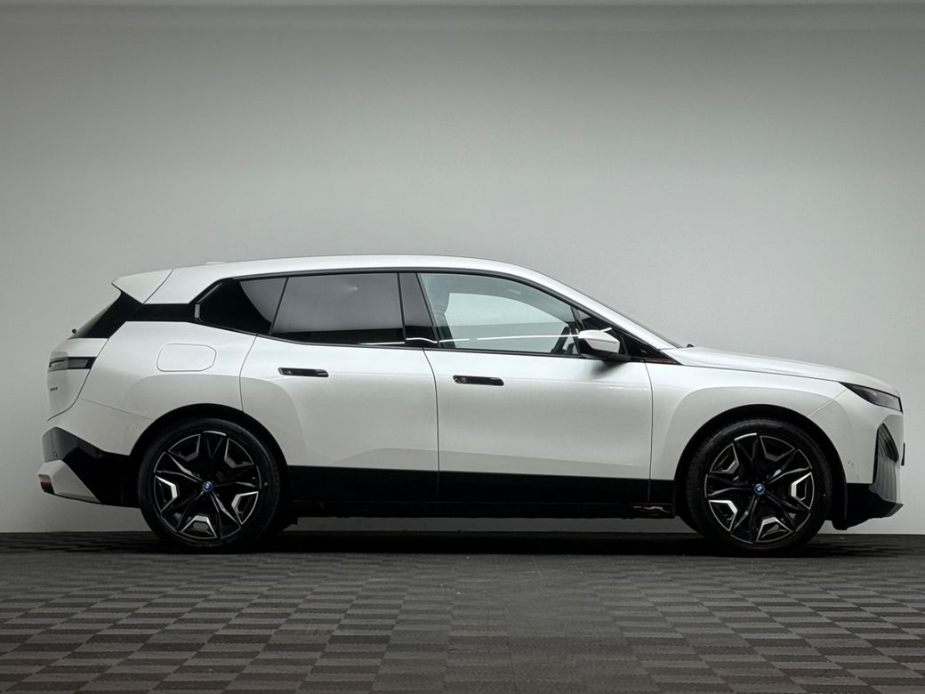 2024 BMW iX