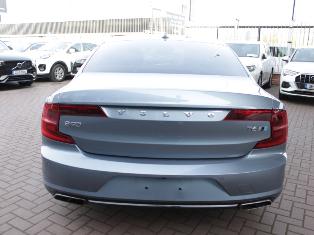 2018 Volvo S90