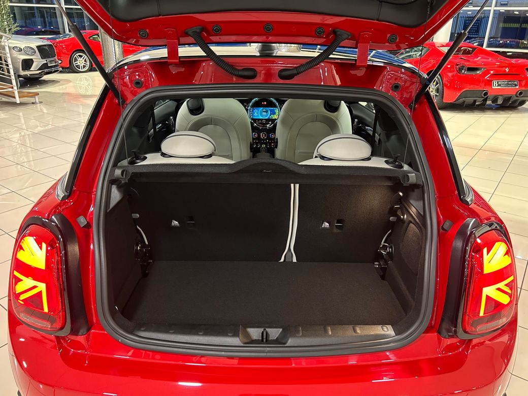 2022 Mini Hatch