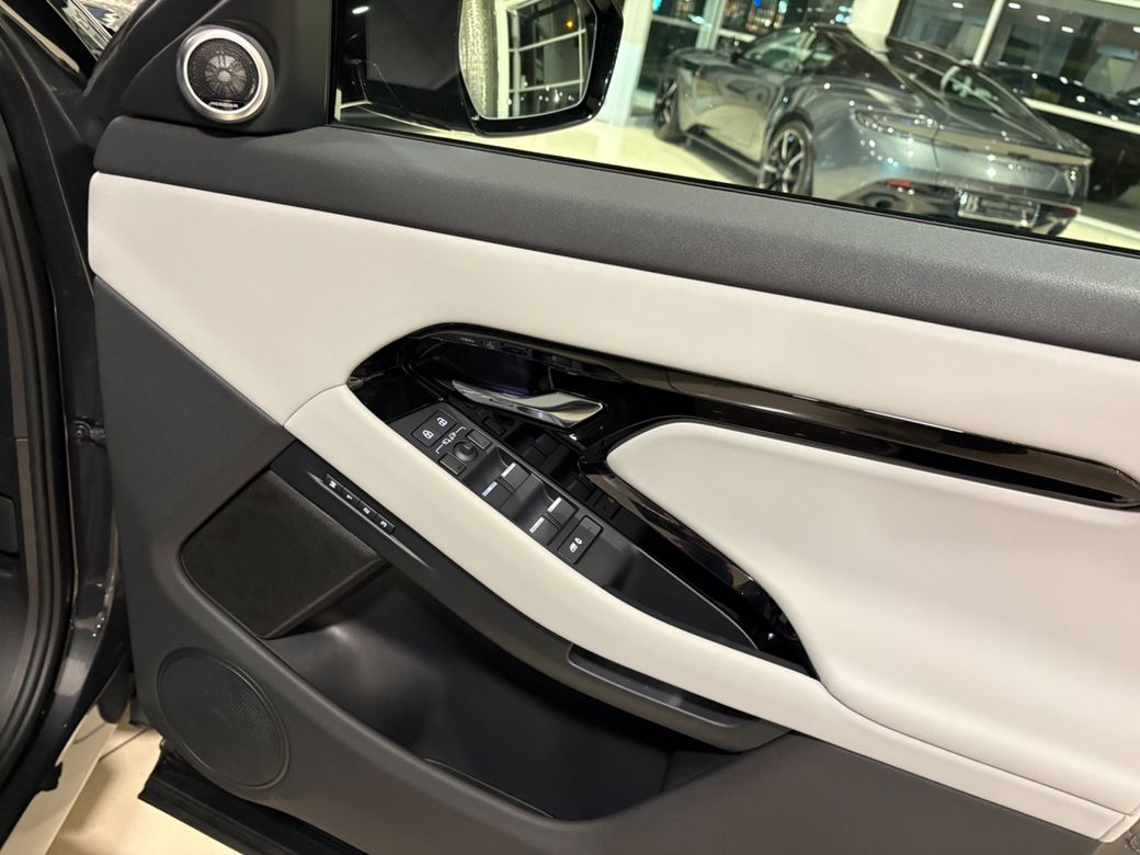 2026 Land Rover Range Rover Evoque