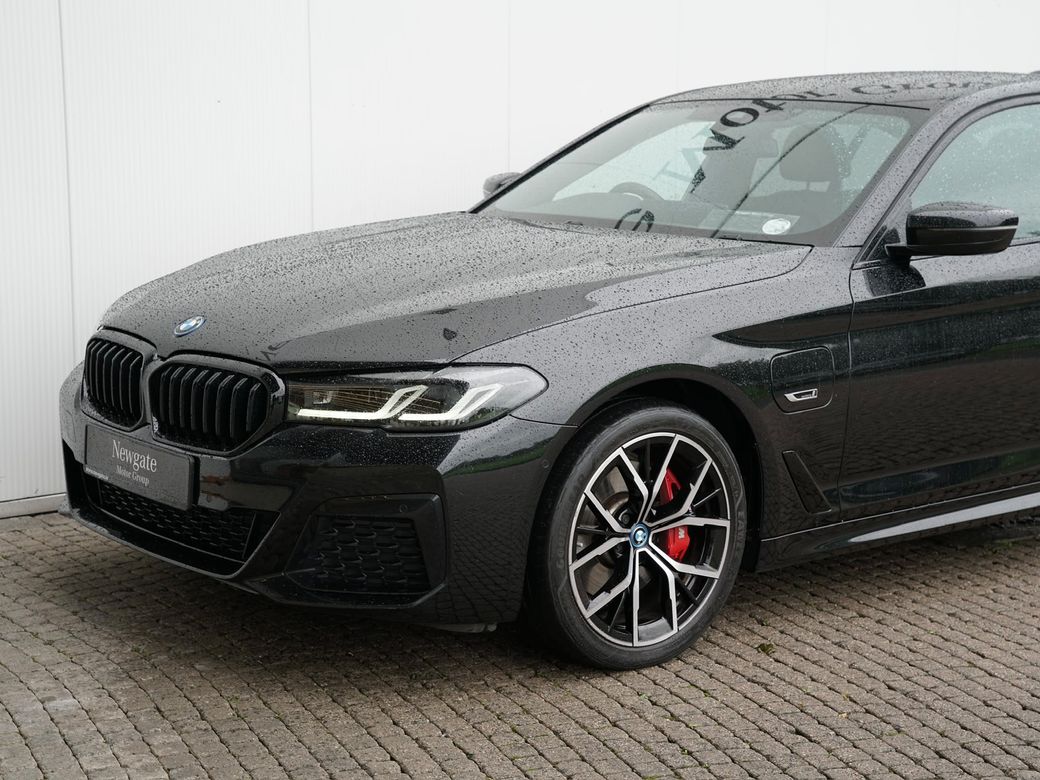2022 BMW 530