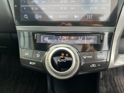 2015 Toyota Prius Alpha