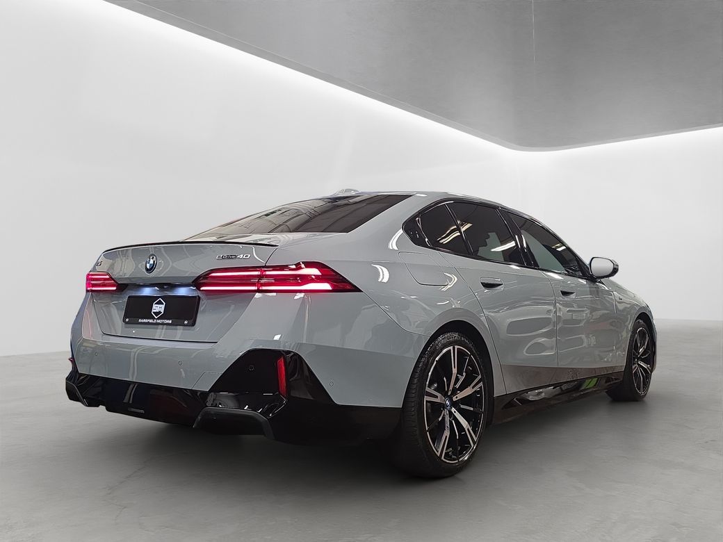 2024 BMW i5
