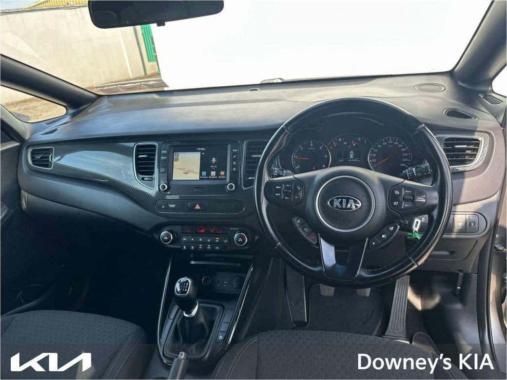 2017 Kia Carens