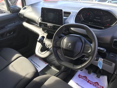 2022 Peugeot Partner