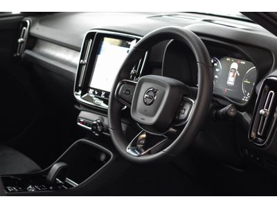 2023 Volvo XC40