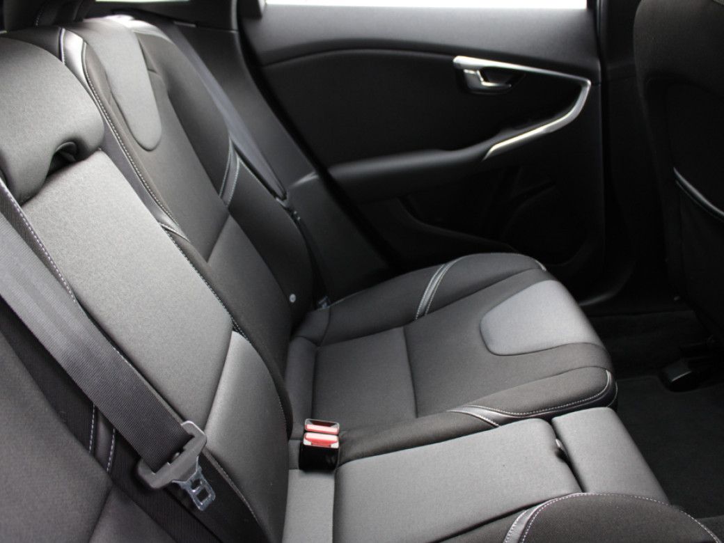 2018 Volvo V40