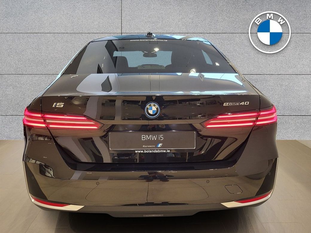 2026 BMW i5
