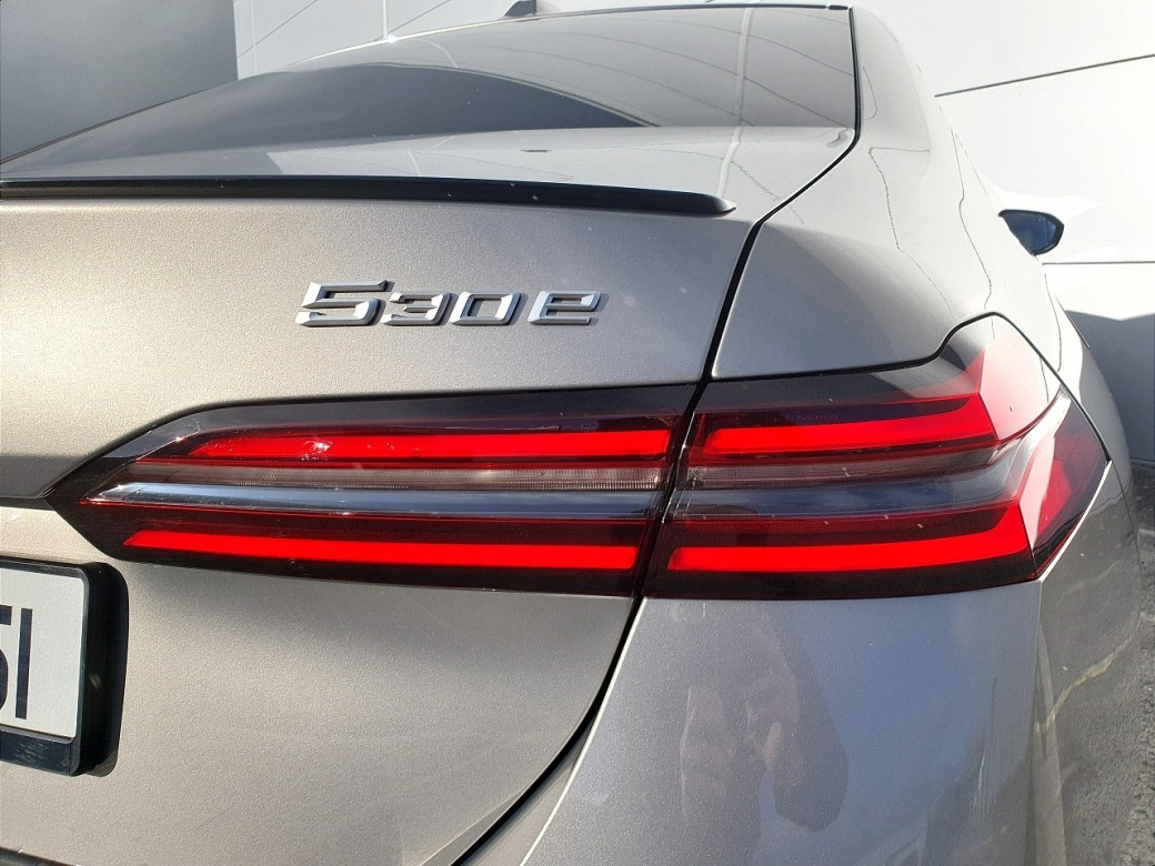 2025 BMW 530