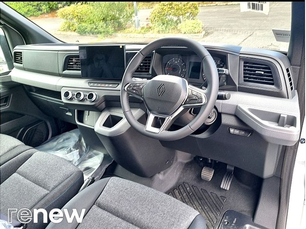 2025 Renault Master