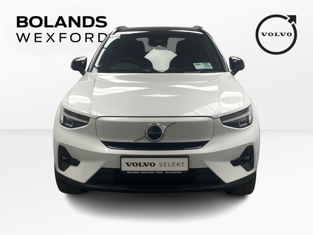 2025 Volvo XC40