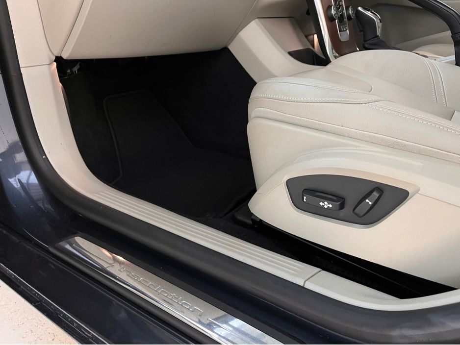 2017 Volvo V40