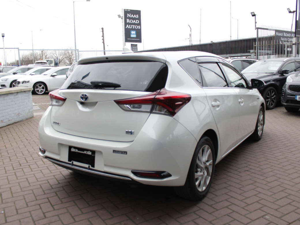 2016 Toyota Auris