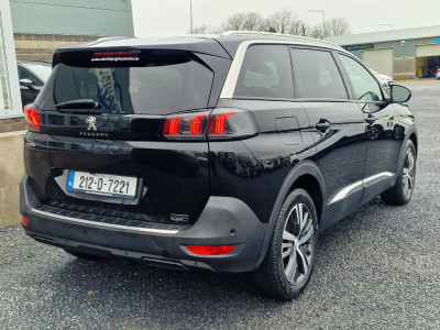 2021 Peugeot 5008