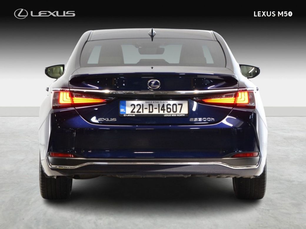 2022 Lexus ES 300h