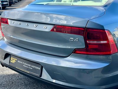 2021 Volvo S90