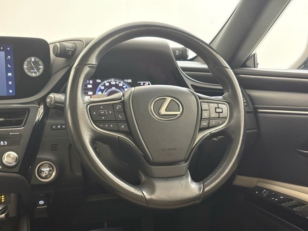 2023 Lexus ES 300h