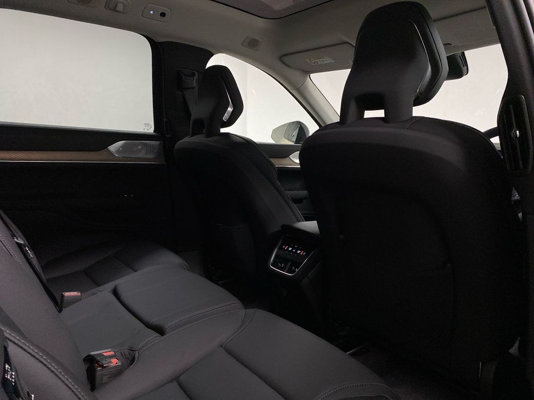 2026 Volvo EX90