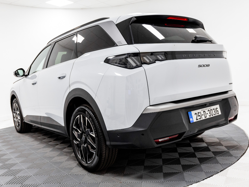 2025 Peugeot 5008