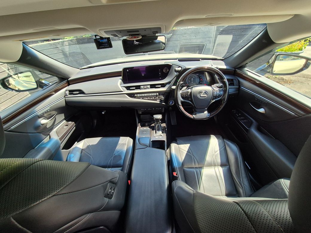 2020 Lexus ES 300h