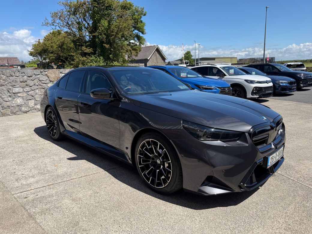 2025 BMW M5