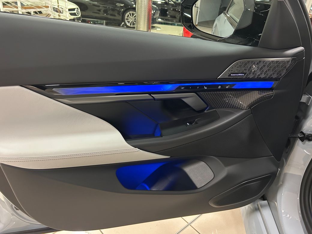 2025 BMW M5