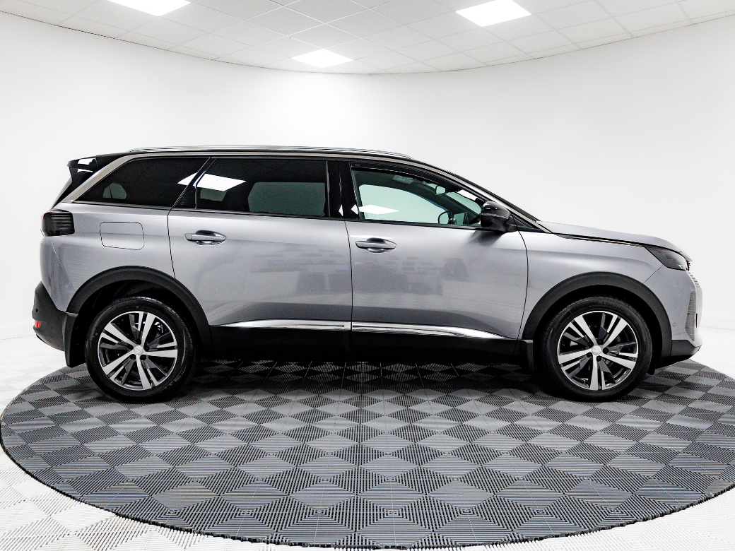 2023 Peugeot 5008