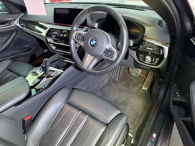 2019 BMW 523