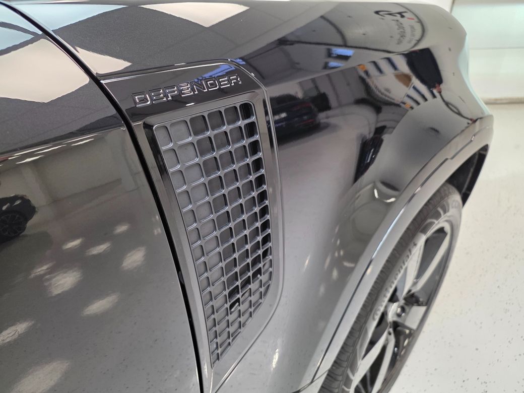 2025 Land Rover Defender 110