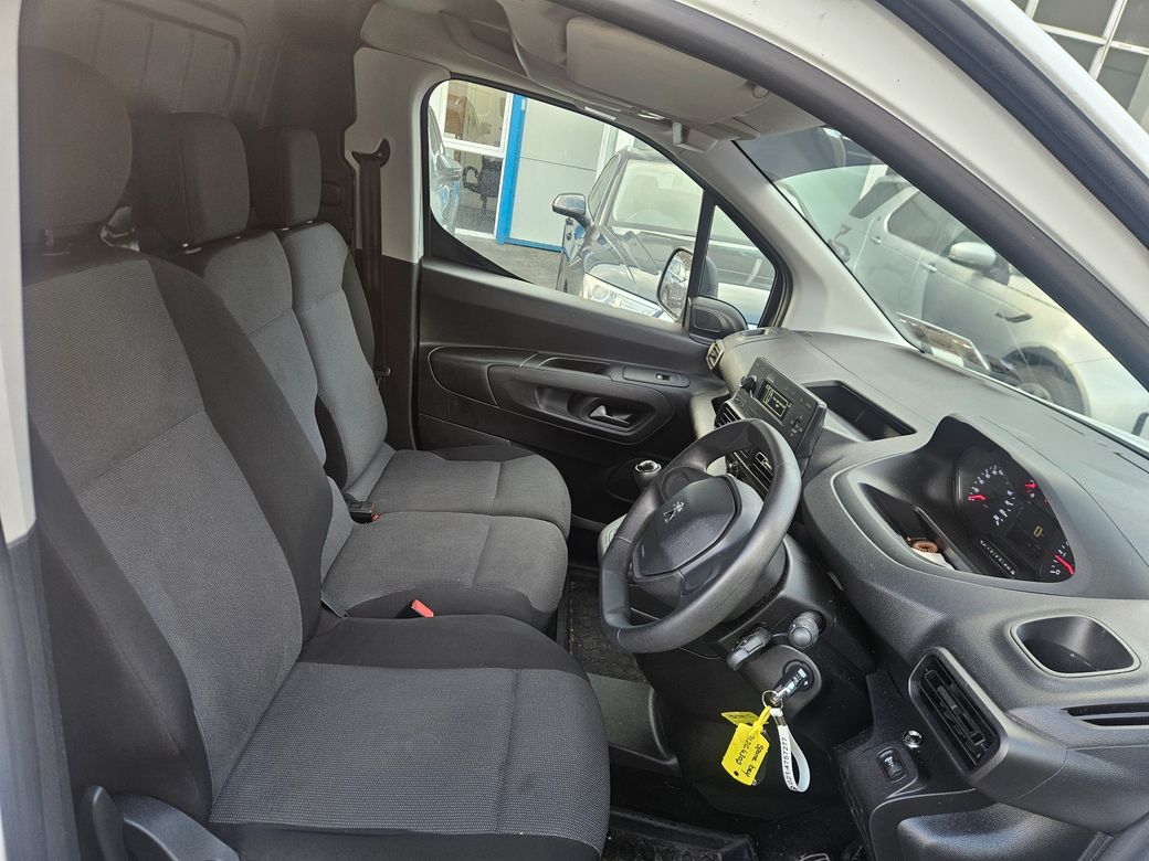 2021 Peugeot Partner